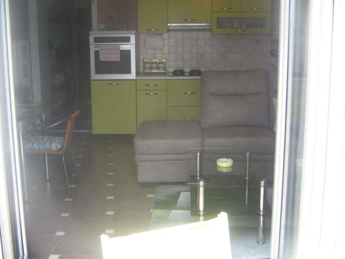 Apartman Karla Lägenhet Crikvenica Exteriör bild