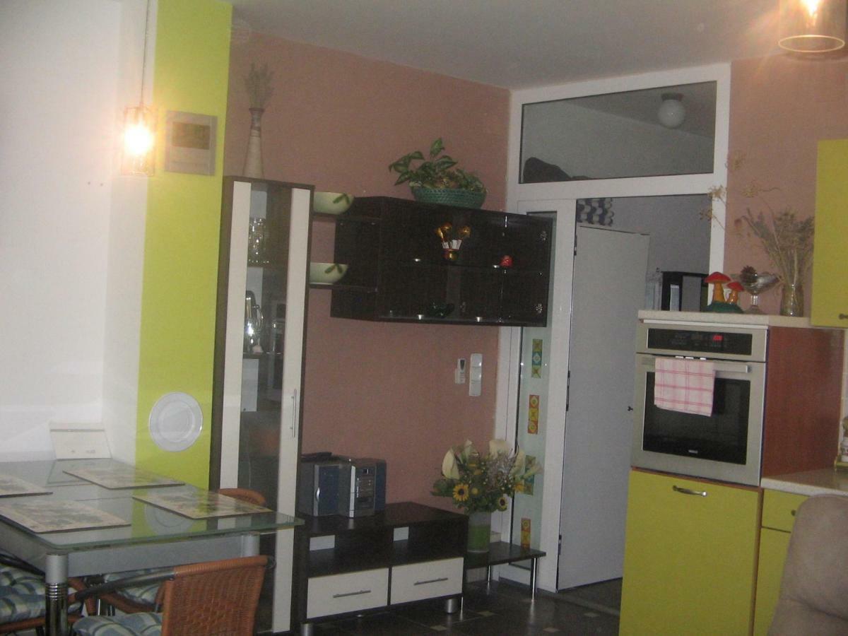 Apartman Karla Lägenhet Crikvenica Exteriör bild
