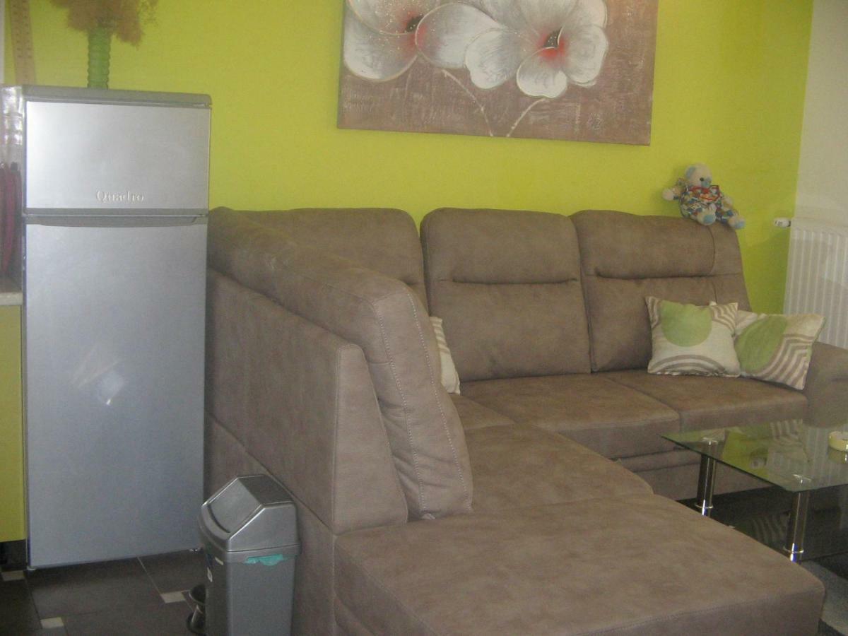 Apartman Karla Lägenhet Crikvenica Exteriör bild